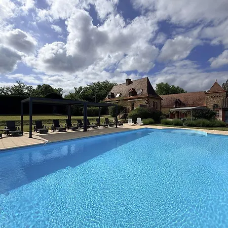 Hébergement de vacances Prop. Périgourdine 18 Pers. Avec Piscine Privée - Fr-1-824-26